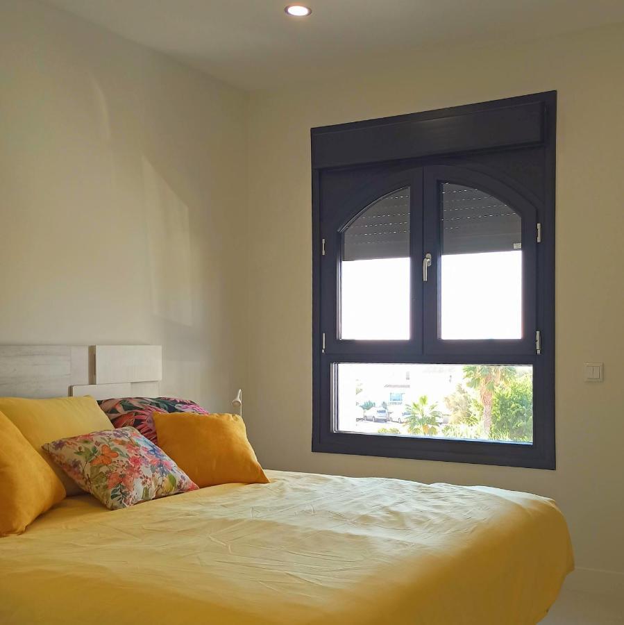La Paloma Beach Apartment With Pool By Casa Del Sol Hr Manilva Exterior photo