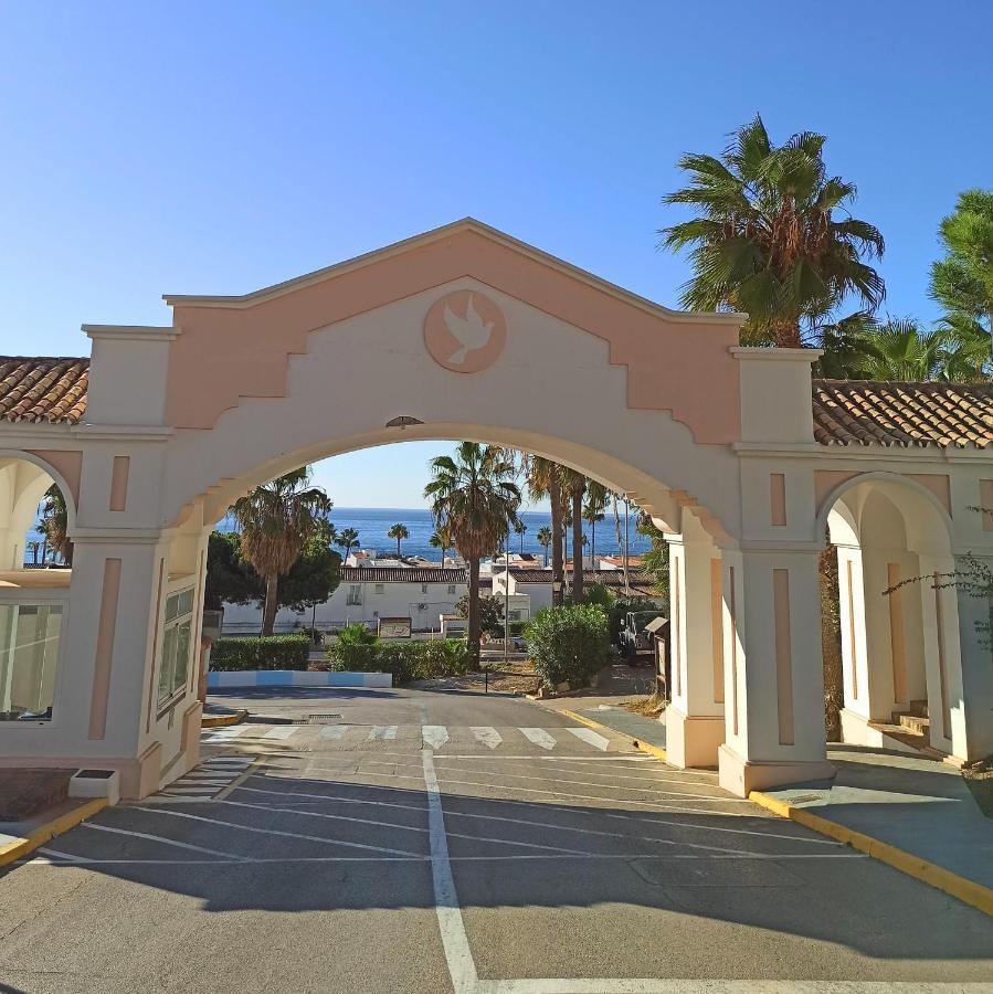La Paloma Beach Apartment With Pool By Casa Del Sol Hr Manilva Exterior photo